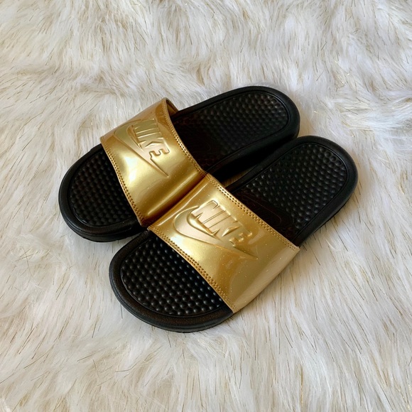 nike slip on slippers womens